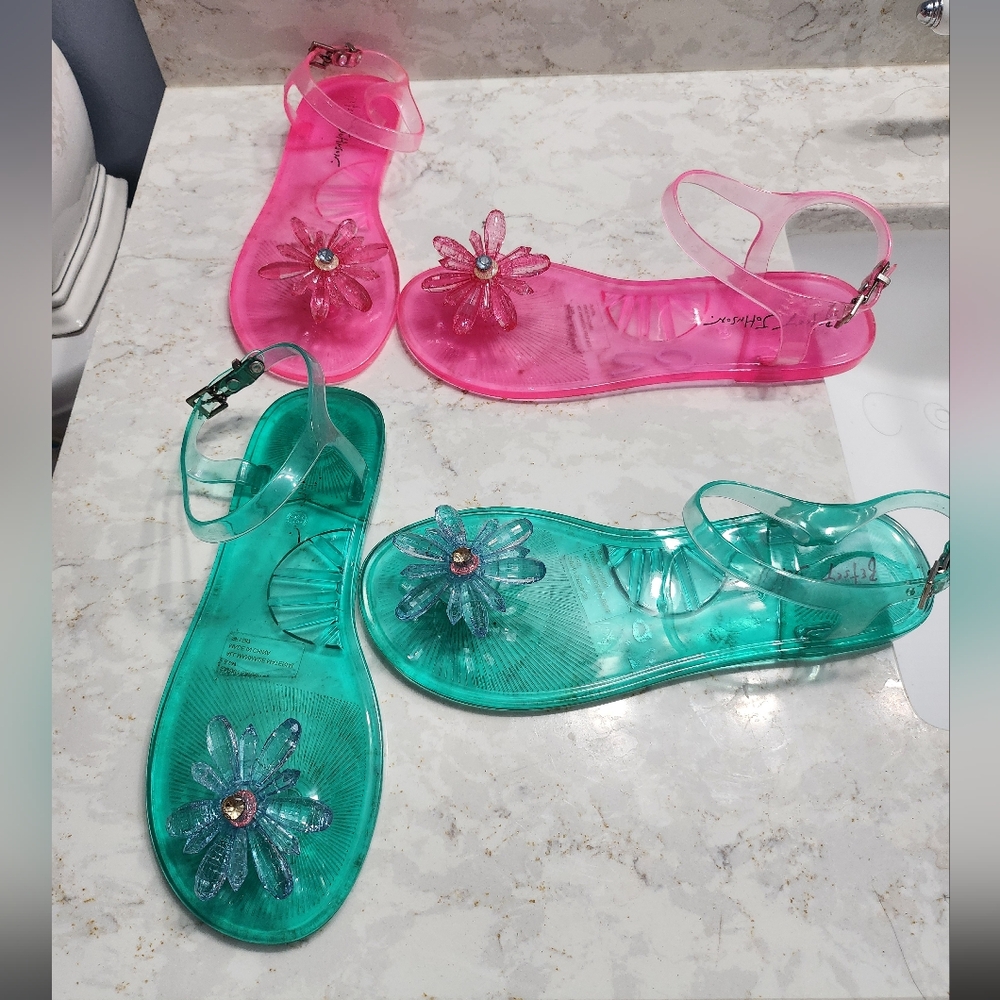 Stylish Betsy Johnson Pink and Green aqua Sandals size 8 - Picture 2 of 2